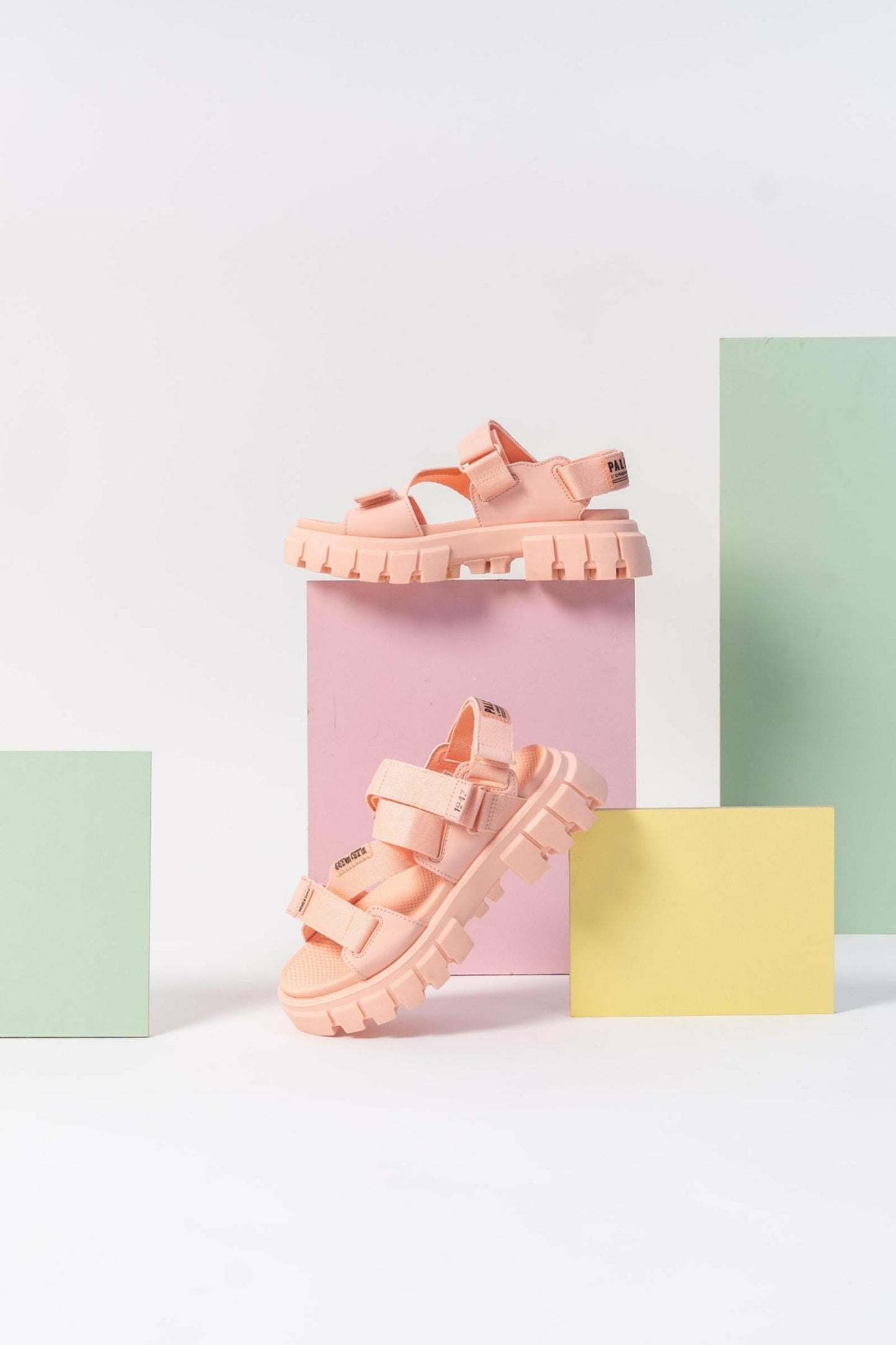 REVOLT SANDAL MONO SANDY PEACH - Palladium